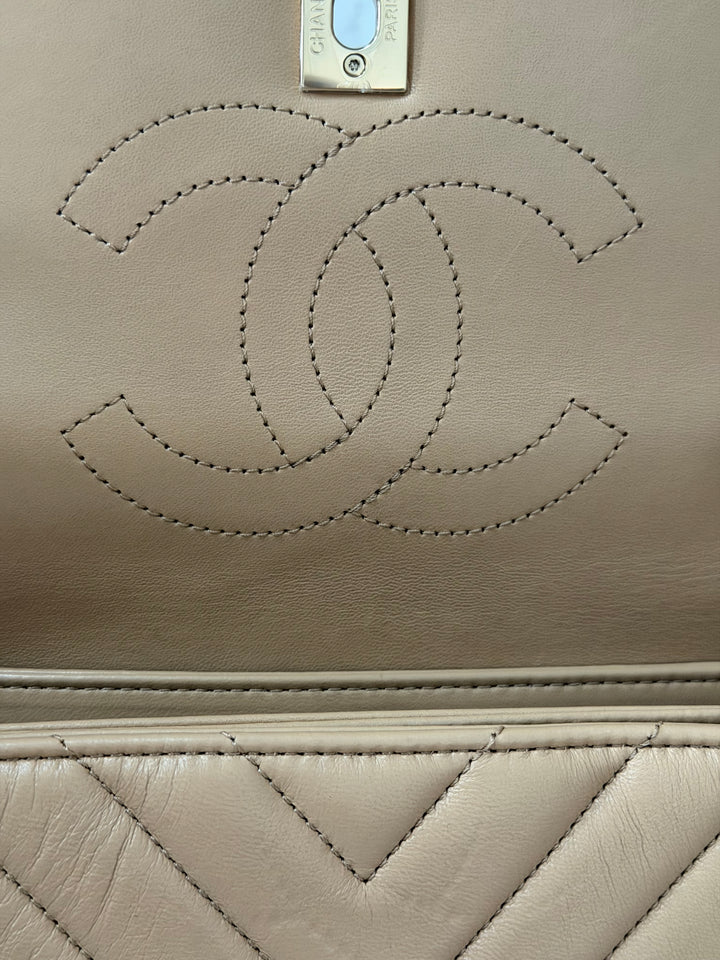CHANEL series 27 2018 Dark Beige Lambskin LGHW Trendy CC Flap Bag size Small with Top Handle and detachable strap