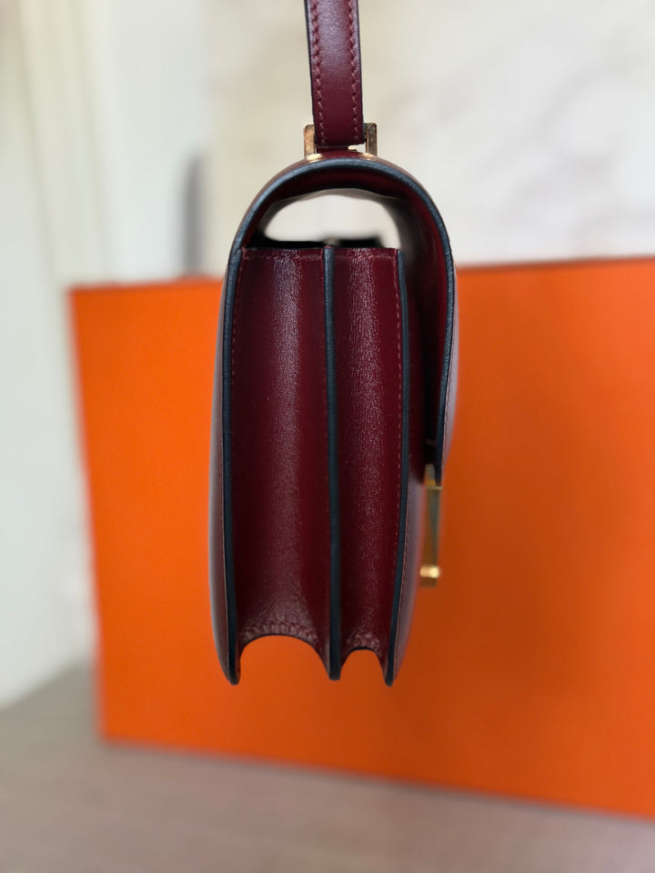 HERMÈS Rouge H Box Leather GHW Mini Constance 18 Flap Bag stamp D 2019