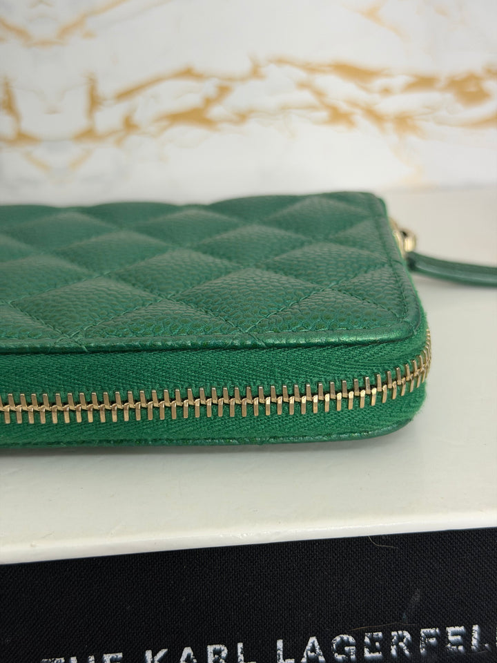 CHANEL series 25 18S collection Emerald Green Caviar LGHW Full size Zipped Wallet