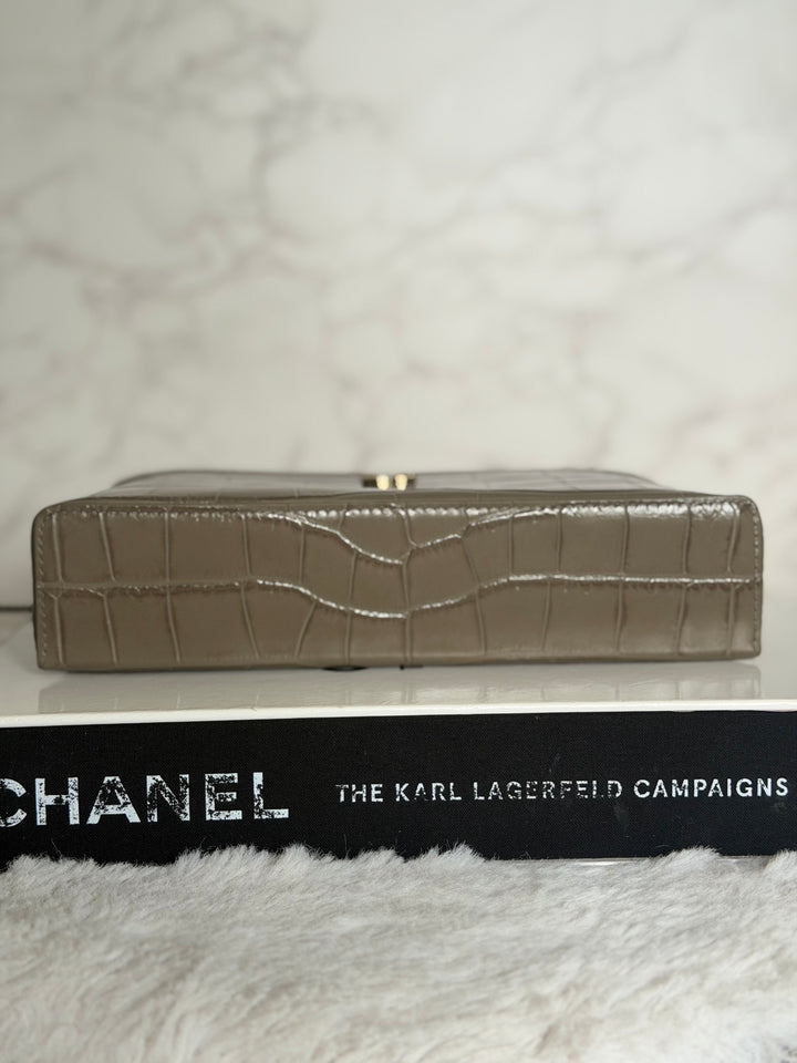 CHANEL 26A Etoupe Khaki Croc Embossed Calf skin LGHW LP Long Vanity size Medium 23 cms with detachable chain 2026