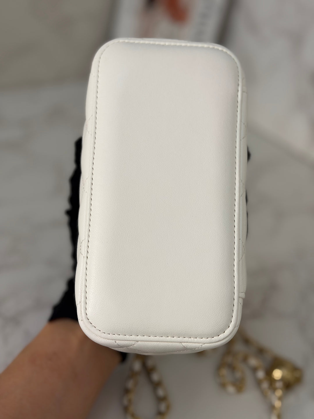 CHANEL series 31 White Lambskin aged GHW Small Vanity Pearl Crush Adjustable Chain 2020/2021