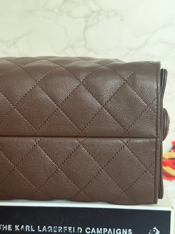 CHANEL 26B Chocolate brown Caviar LGHW 25 Hobo Bag size Small 2026