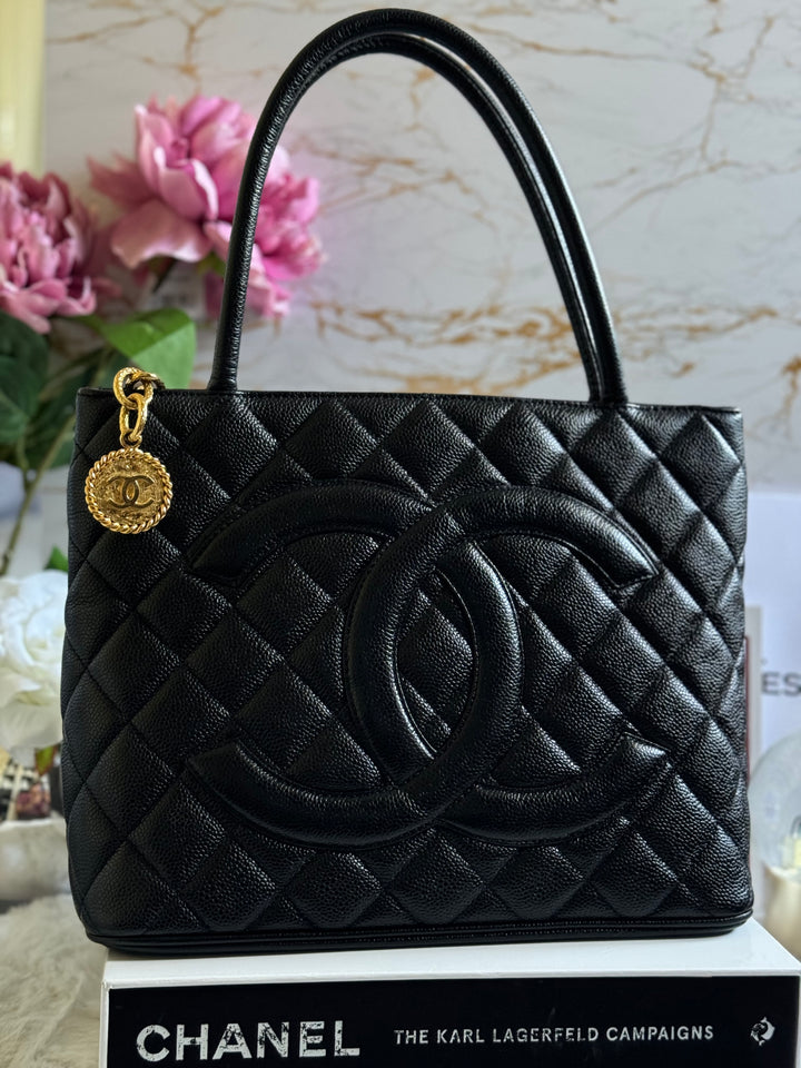 Chanel series 7 Vintage 2002-2003 Black Caviar GHW Medallion Tote Bag