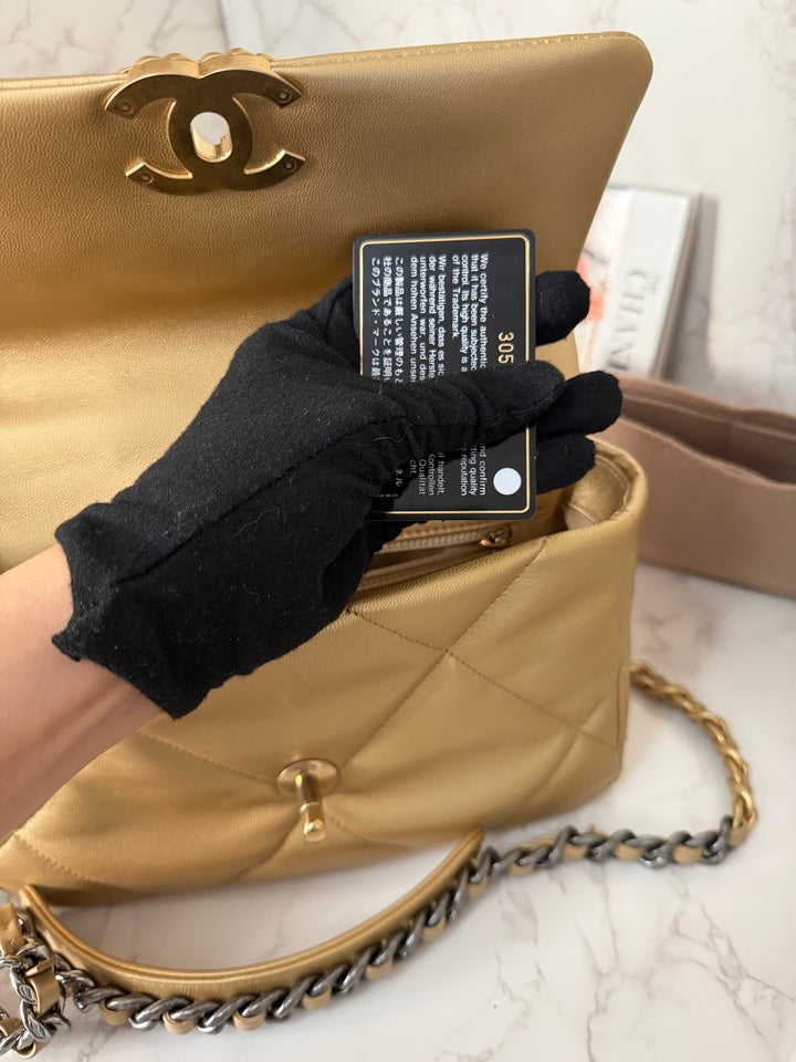 CHANEL series 30 2020 Gold metallic Goatskin 19 size Small with Mixed Hardware