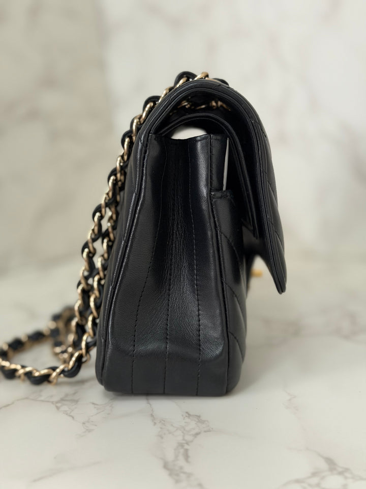CHANEL series 29 2019 Black Lambskin Chevron LGHW Medium Timeless Classic Double Flap Bag
