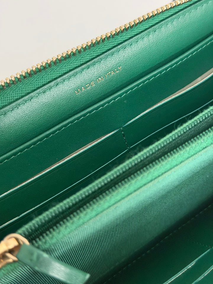 CHANEL series 25 18S collection Emerald Green Caviar LGHW Full size Zipped Wallet