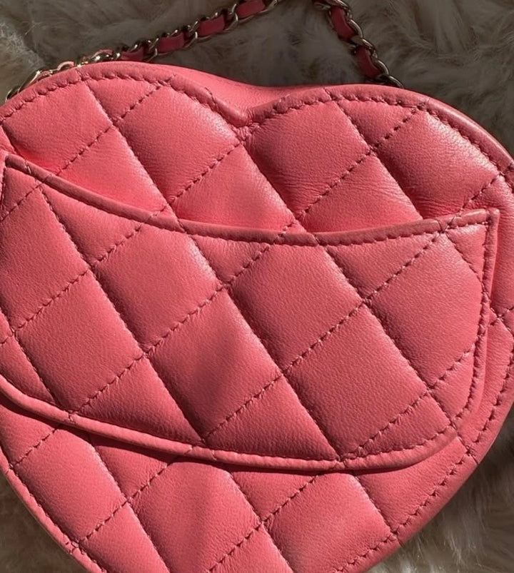 CHANEL 22S Pink Small Heart WOC 2022 LGHW