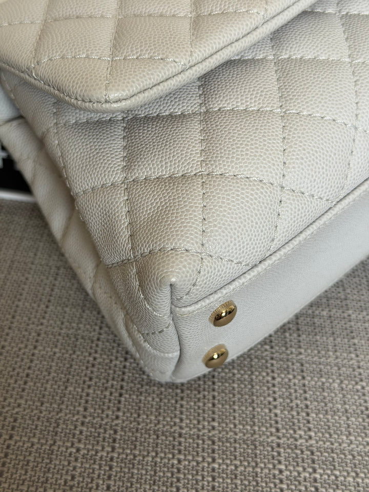CHANEL series 27 Light Grey Caviar LGHW Coco Handle Size Small with Detachable Shoulder strap 2018