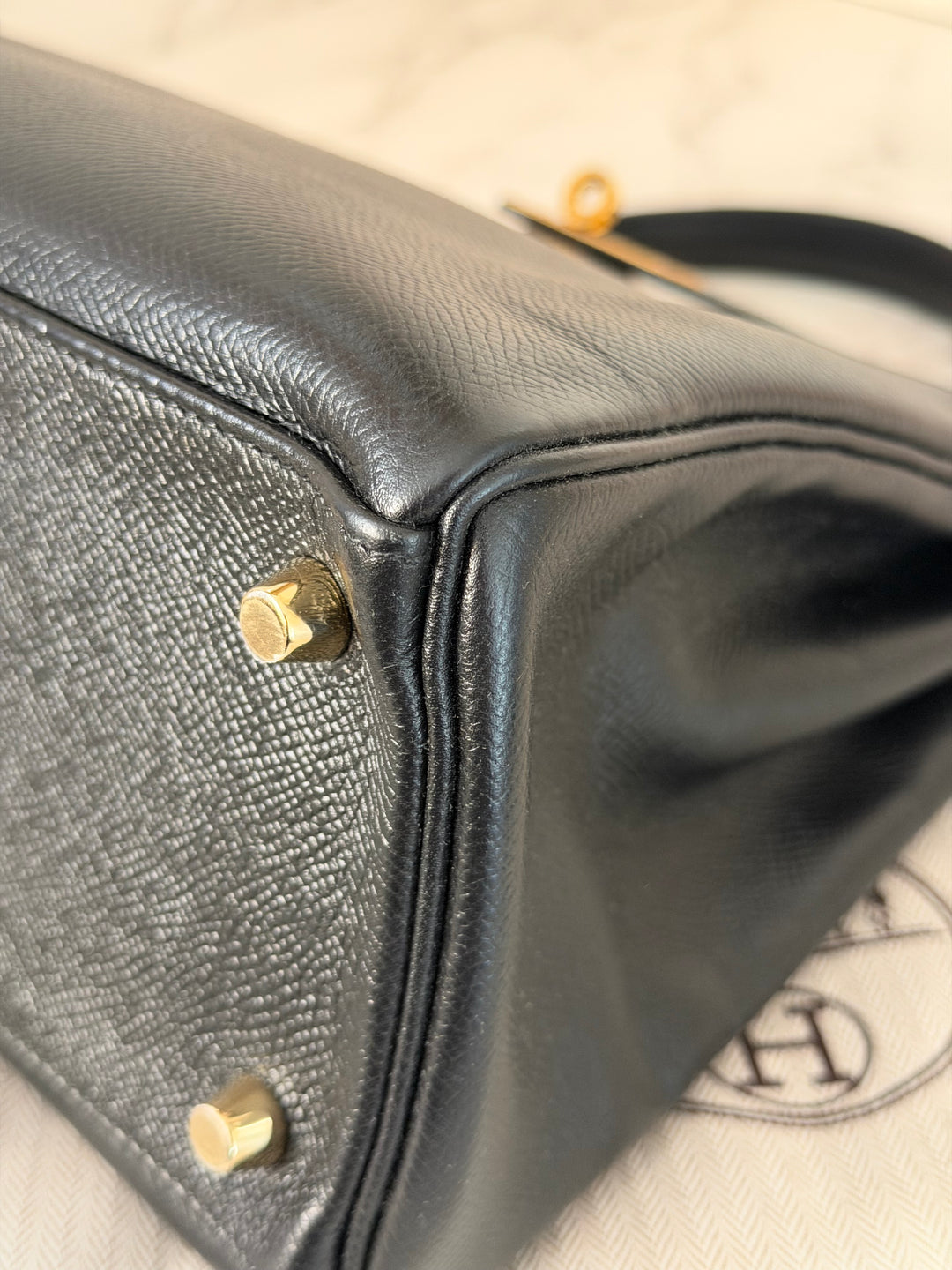 Hermes Noir/Black Epsom Leather GHW Kelly 28 stamp N 2010