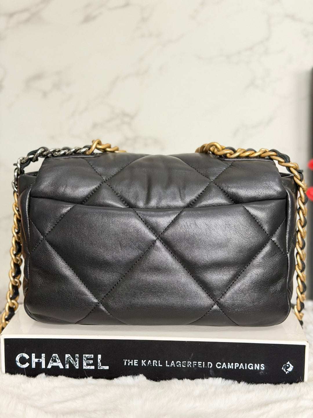 CHANEL series 31 Black Lambskin Mixed HW 19 Flap Bag size SMALL