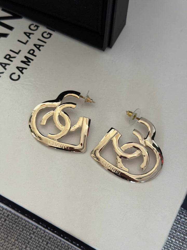 CHANEL Light Gold Heart Earrings 2022