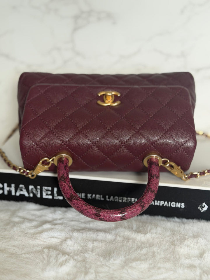 CHANEL series 26 Burgundy Caviar Aged GHW Coco Handle Flap Bag size SMALL with Pink sea snake handle 2018