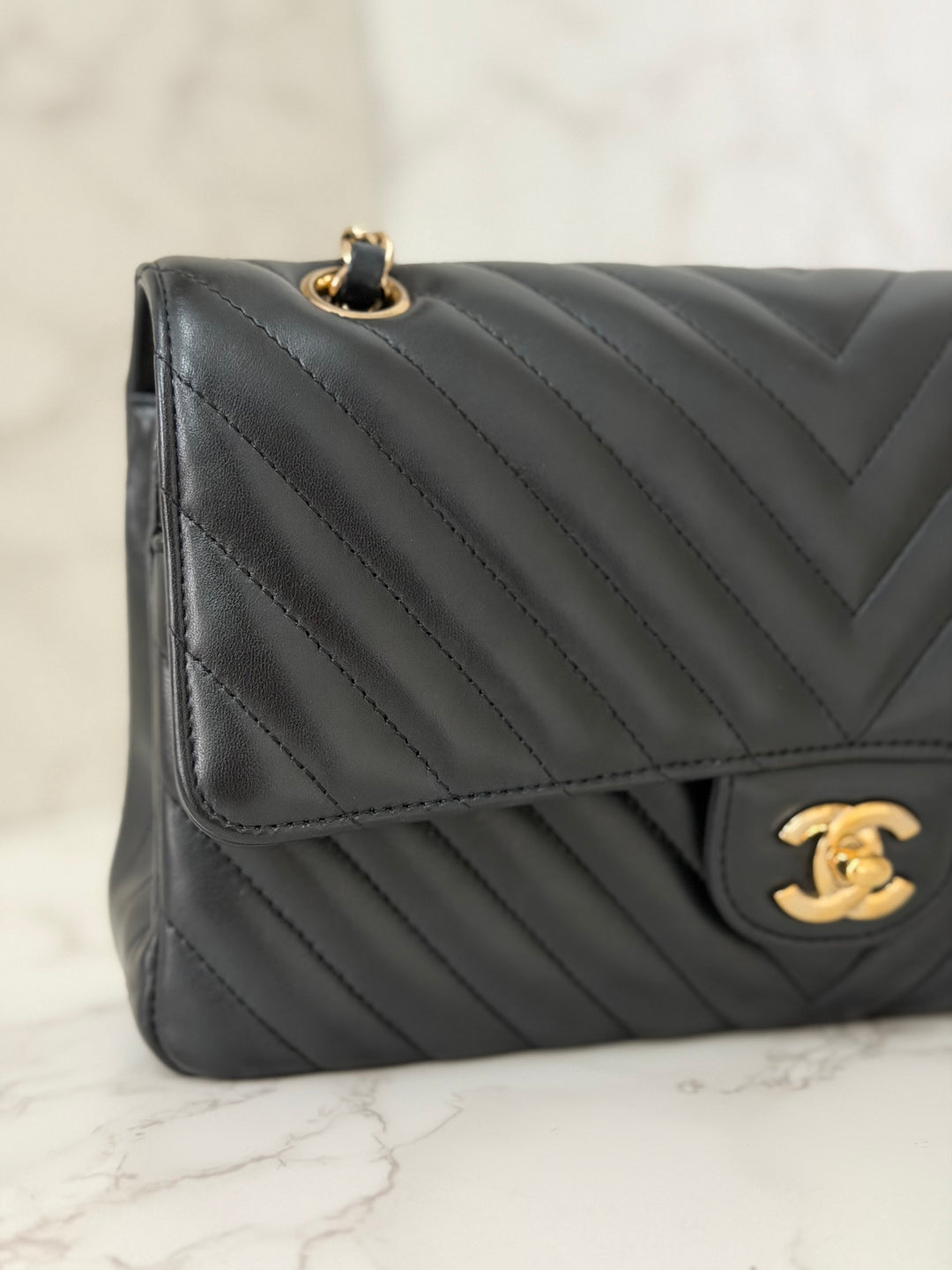 CHANEL series 29 2019 Black Lambskin Chevron LGHW Medium Timeless Classic Double Flap Bag