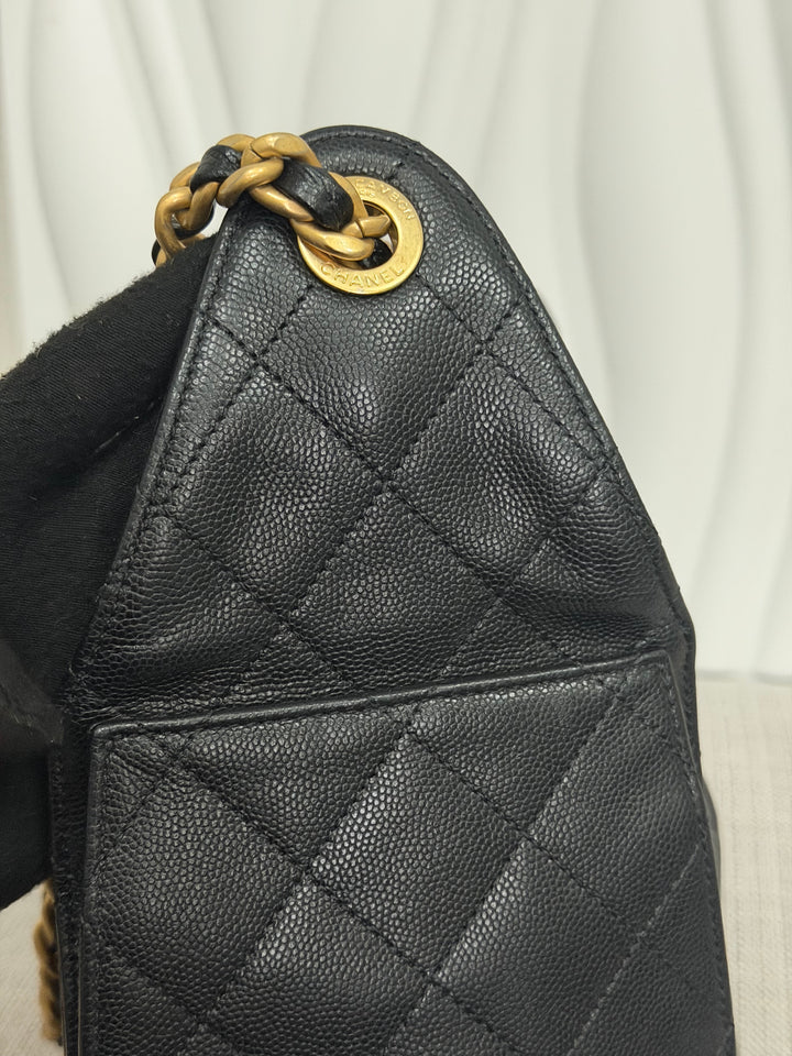CHANEL 25 Black Caviar Aged GHW Hobo Bag size SMALL