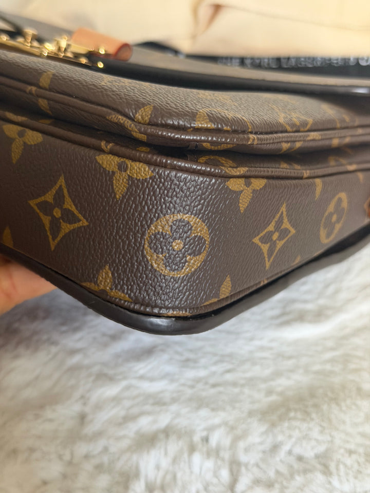 LOUIS VUITTON LV Pochette Metis Monogram Bag 2024