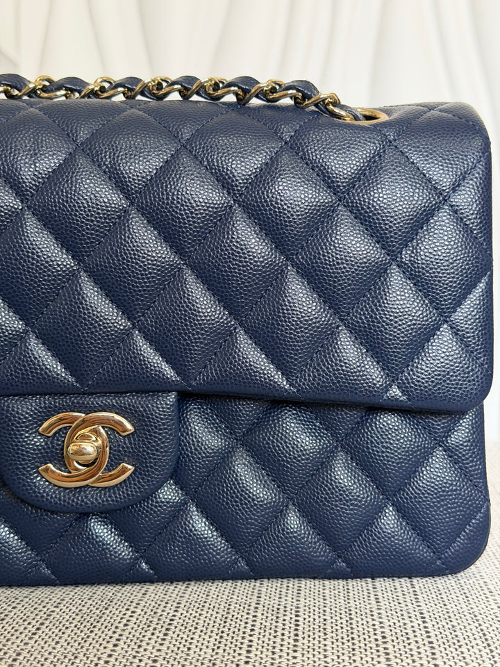 CHANEL series 29 20C Navy Caviar Medium ML Timeless Classic Double Flap Bag 2019/2020
