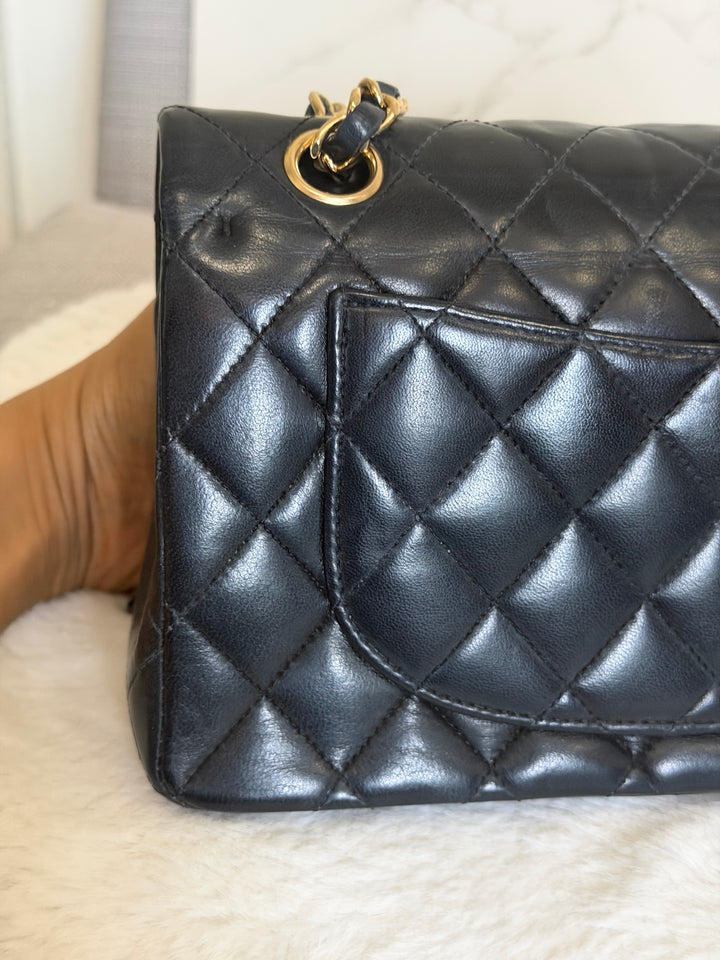 CHANEL Vintage series 11 Black Lambskin 24K GHW Small Timeless Classic Double Flap Bag