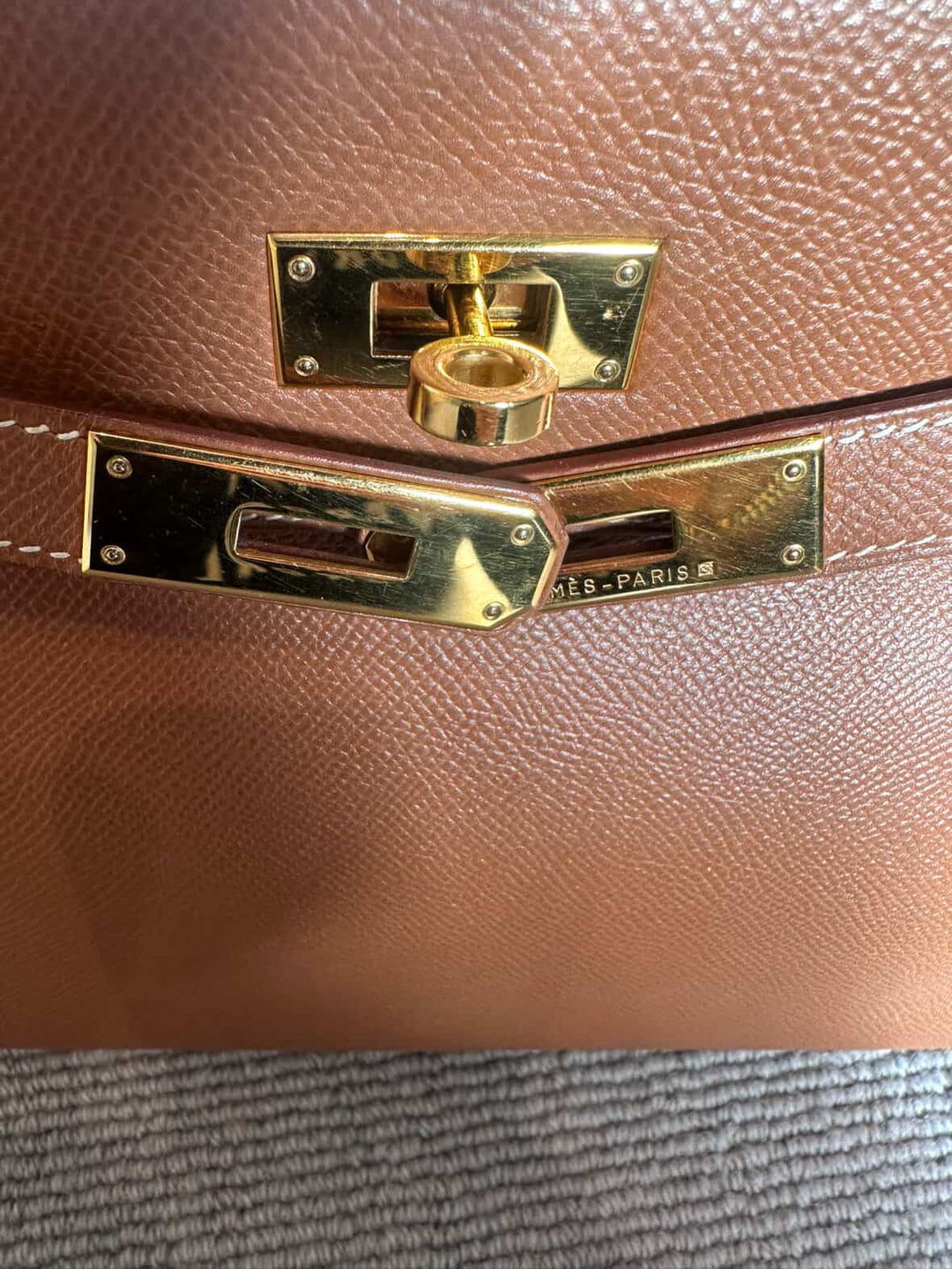 Hermes Gold Retourne Courcheval Leather GHW Vintage Stamp A in Sq (1997) Kelly 28