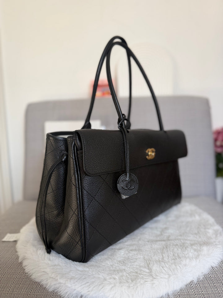 CHANEL Métiers d’art 26A 2026 Black Caviar Medium Shopping Tote Bag GHW NEW Size AP6428