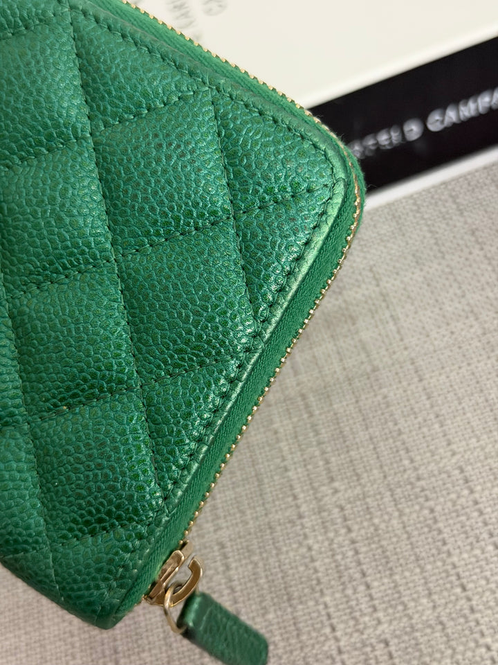 CHANEL series 25 18S collection Emerald Green Caviar LGHW Full size Zipped Wallet