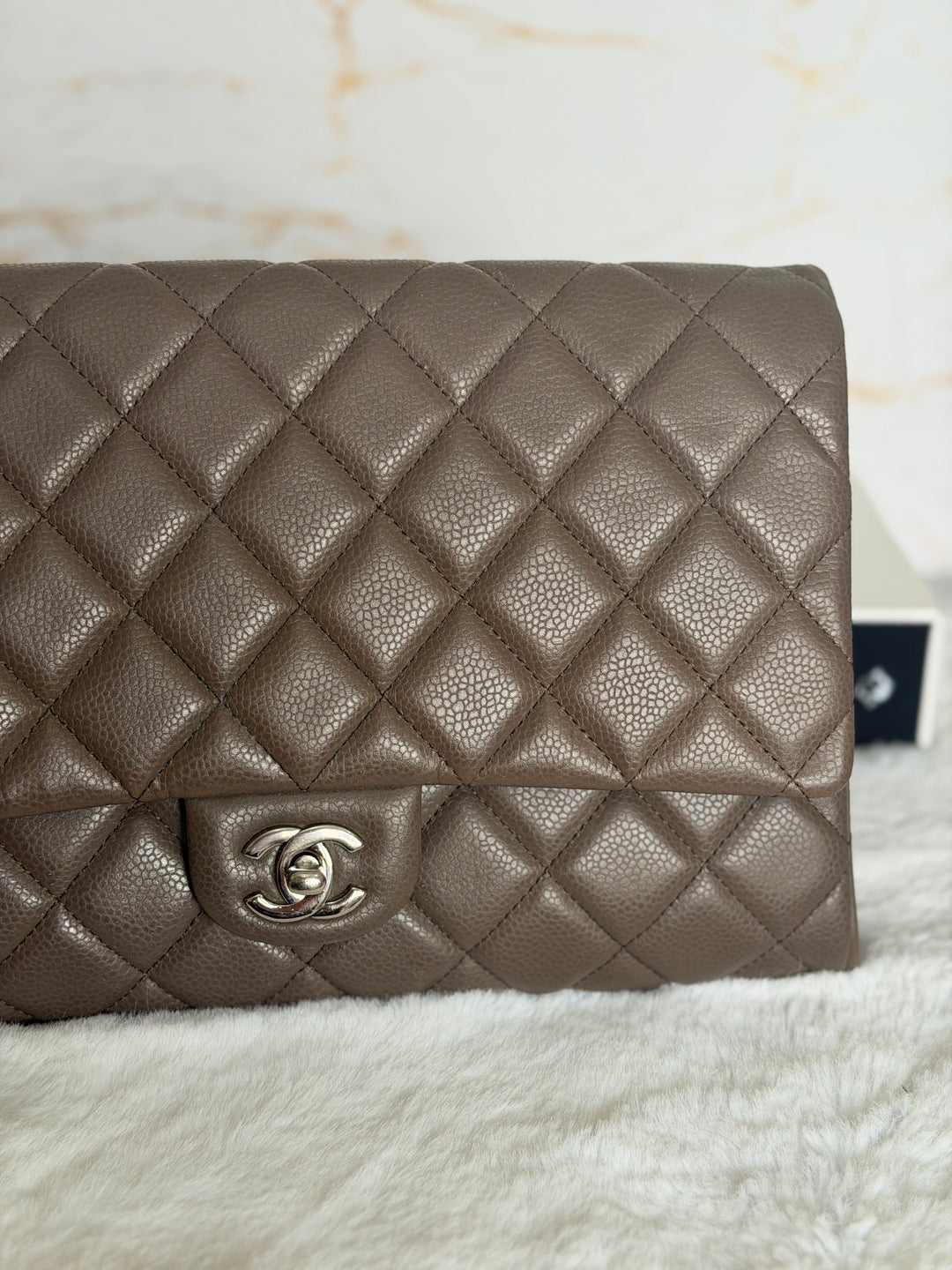 CHANEL series 17 Khaki Caviar SHW Classic Clutch with Chain
