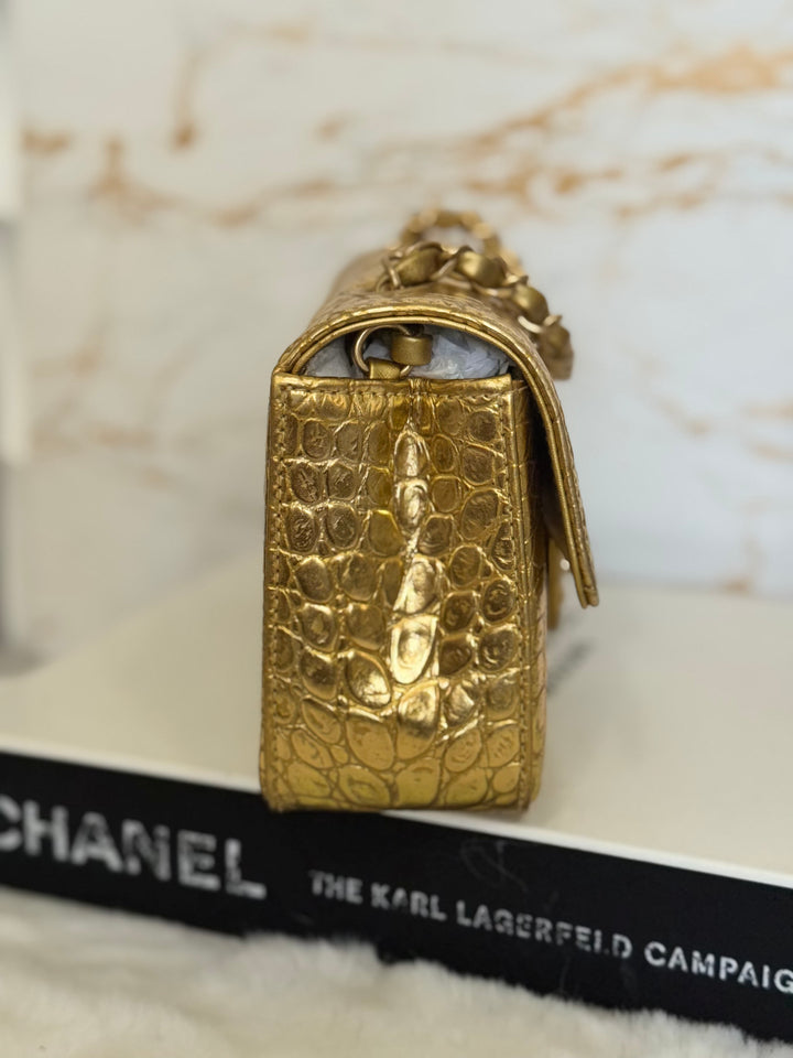 CHANEL series 28 19A Metiers d'Art collection Gold Croc Embossed Calf Skin Mini Rectangular Flap Bag with Aged GHW 2019 RARE