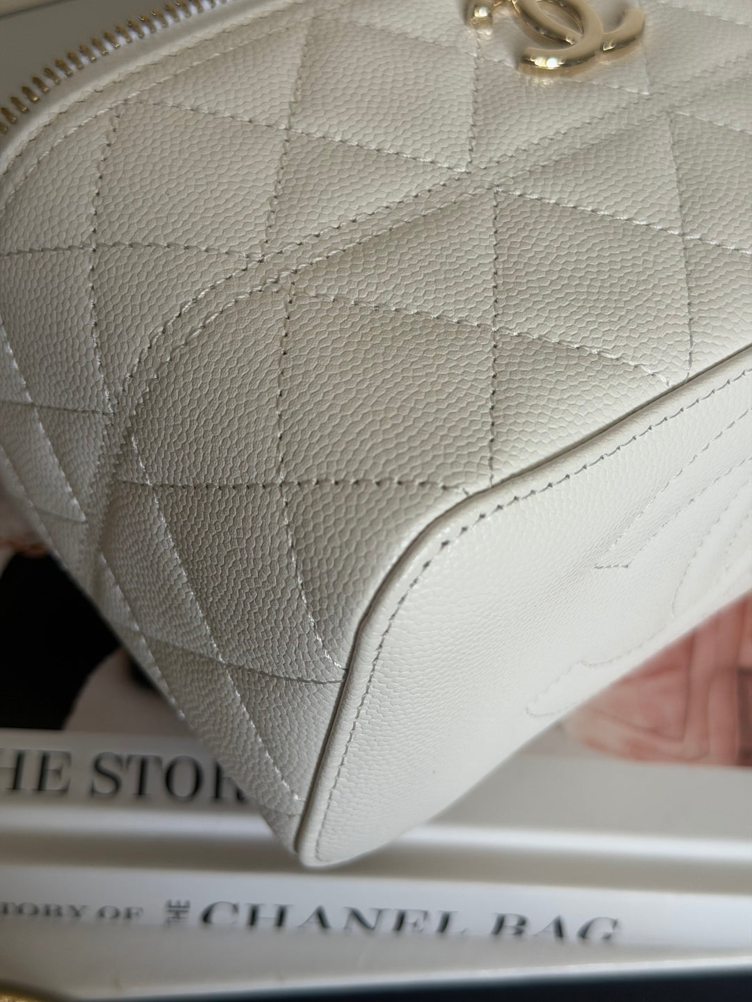 CHANEL 26C White Caviar LGHW Small Vanity with Top Handle 2026
