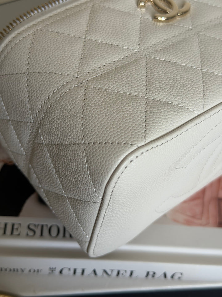 CHANEL 26C White Caviar LGHW Small Vanity with Top Handle 2026