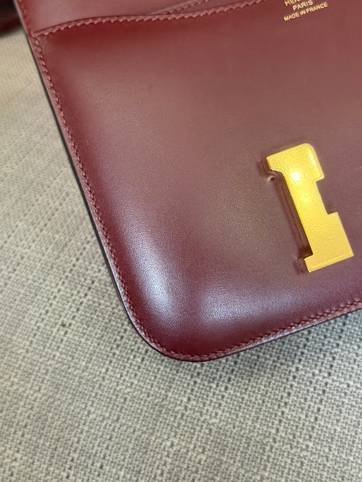 HERMÈS Rouge H Box Leather GHW Mini Constance 18 Flap Bag stamp D 2019