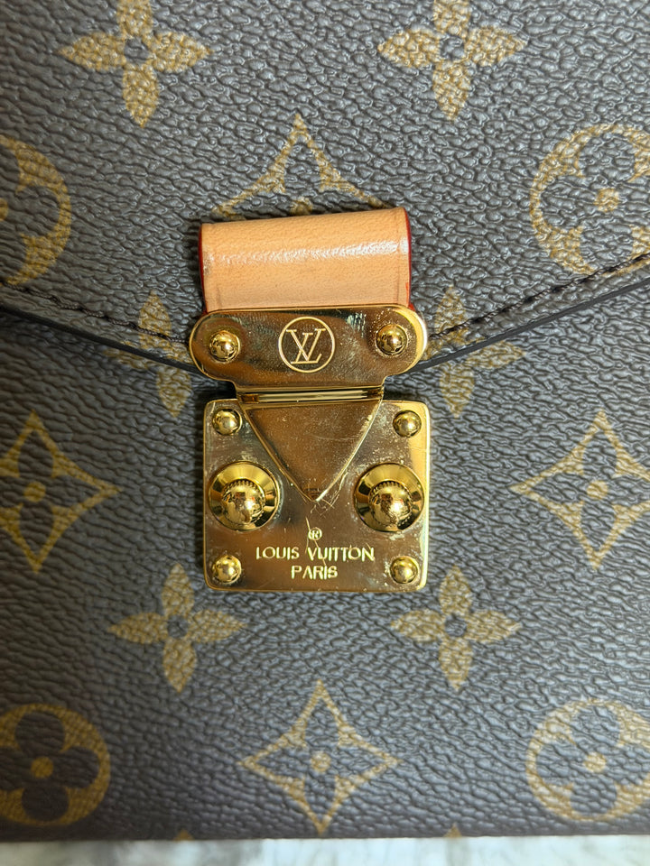 LOUIS VUITTON LV Pochette Metis Monogram Bag 2024