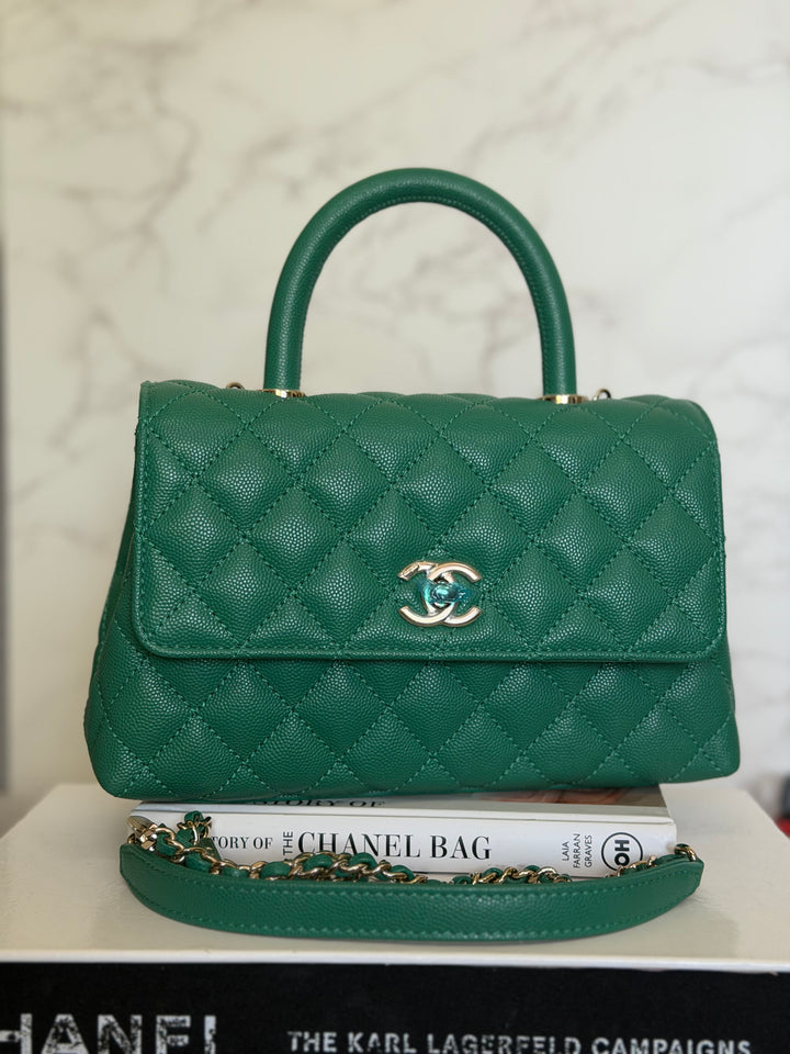 CHANEL 22A Green Caviar LGHW Coco Handle Flap Bag size Small 2022