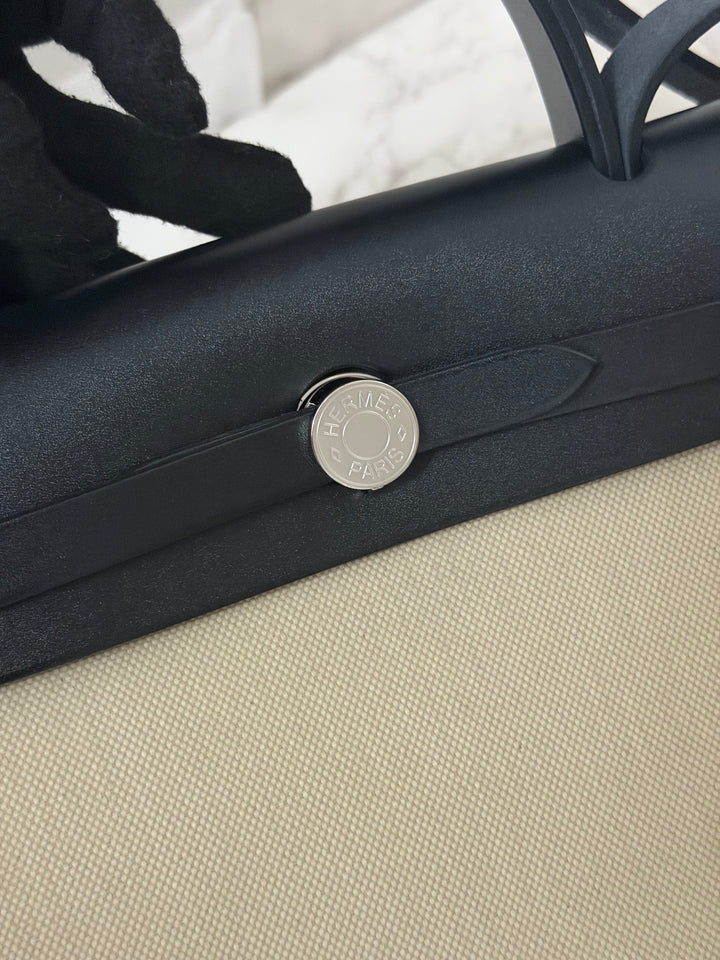 Hermes Herbag Zip 31 Bag in Noir/Beton Palladium Hardware