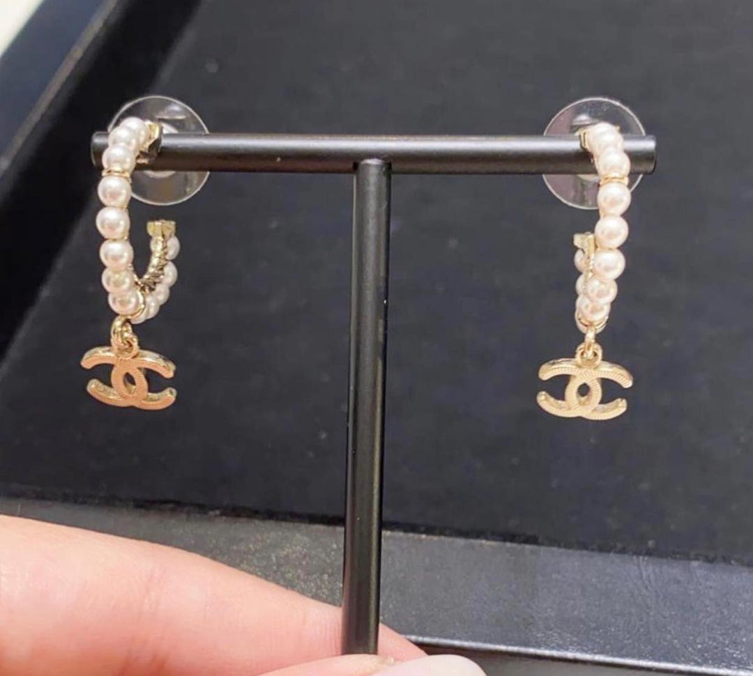 Chanel 20A Pearl LGHW Earrings