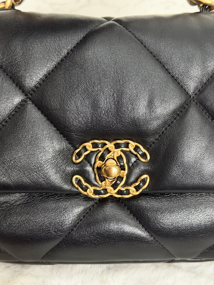 CHANEL series 31 Black Lambskin Mixed HW 19 Flap Bag size SMALL