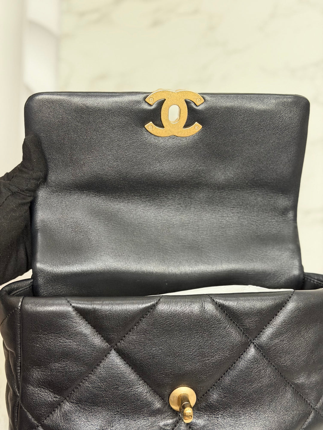 CHANEL series 31 Black Lambskin Mixed HW 19 Flap Bag size SMALL