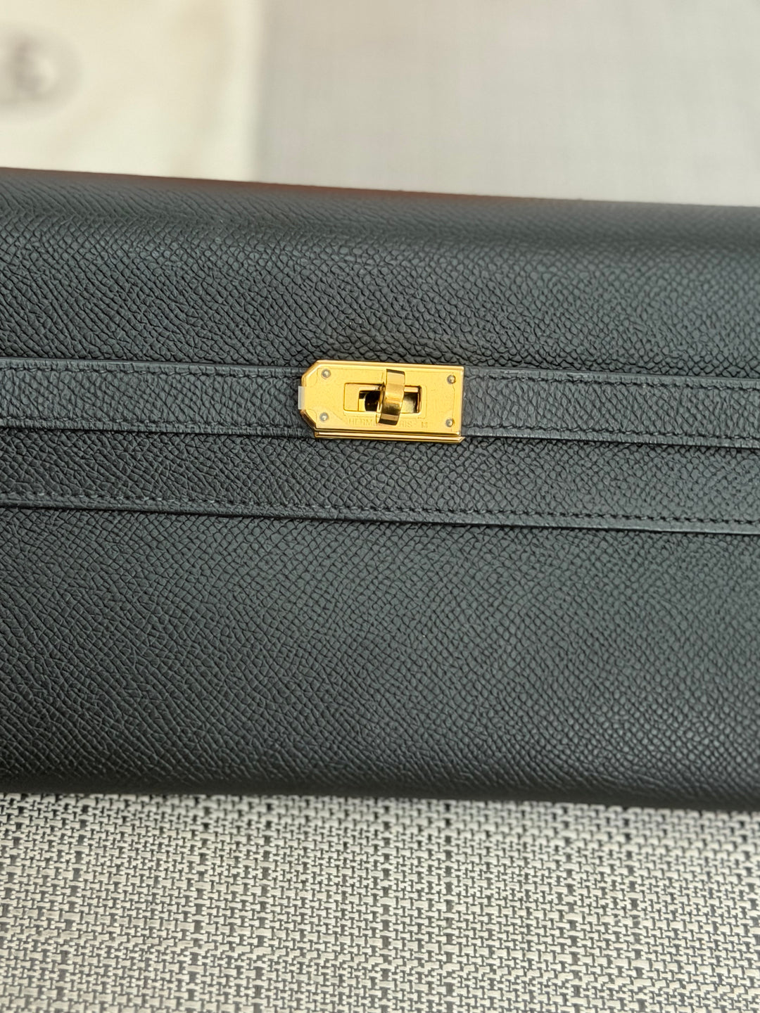 HERMES Noir Black Epsom Leather GHW Kelly To Go Stamp Z 2021