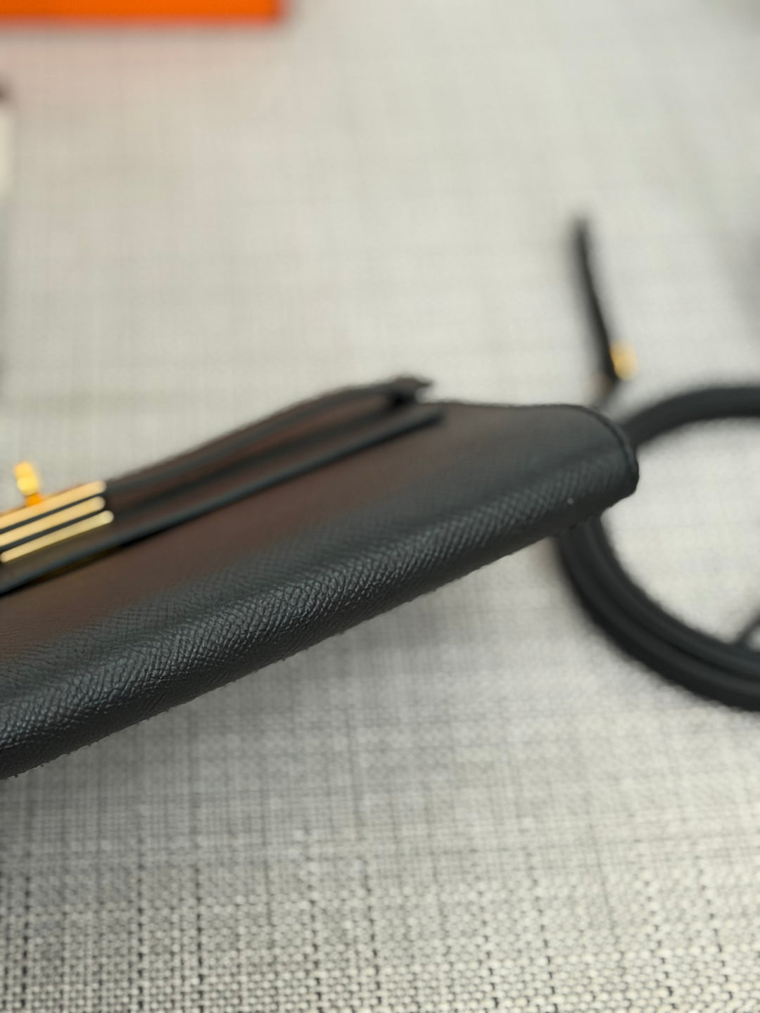 HERMES Noir Black Epsom Leather GHW Kelly To Go Stamp Z 2021