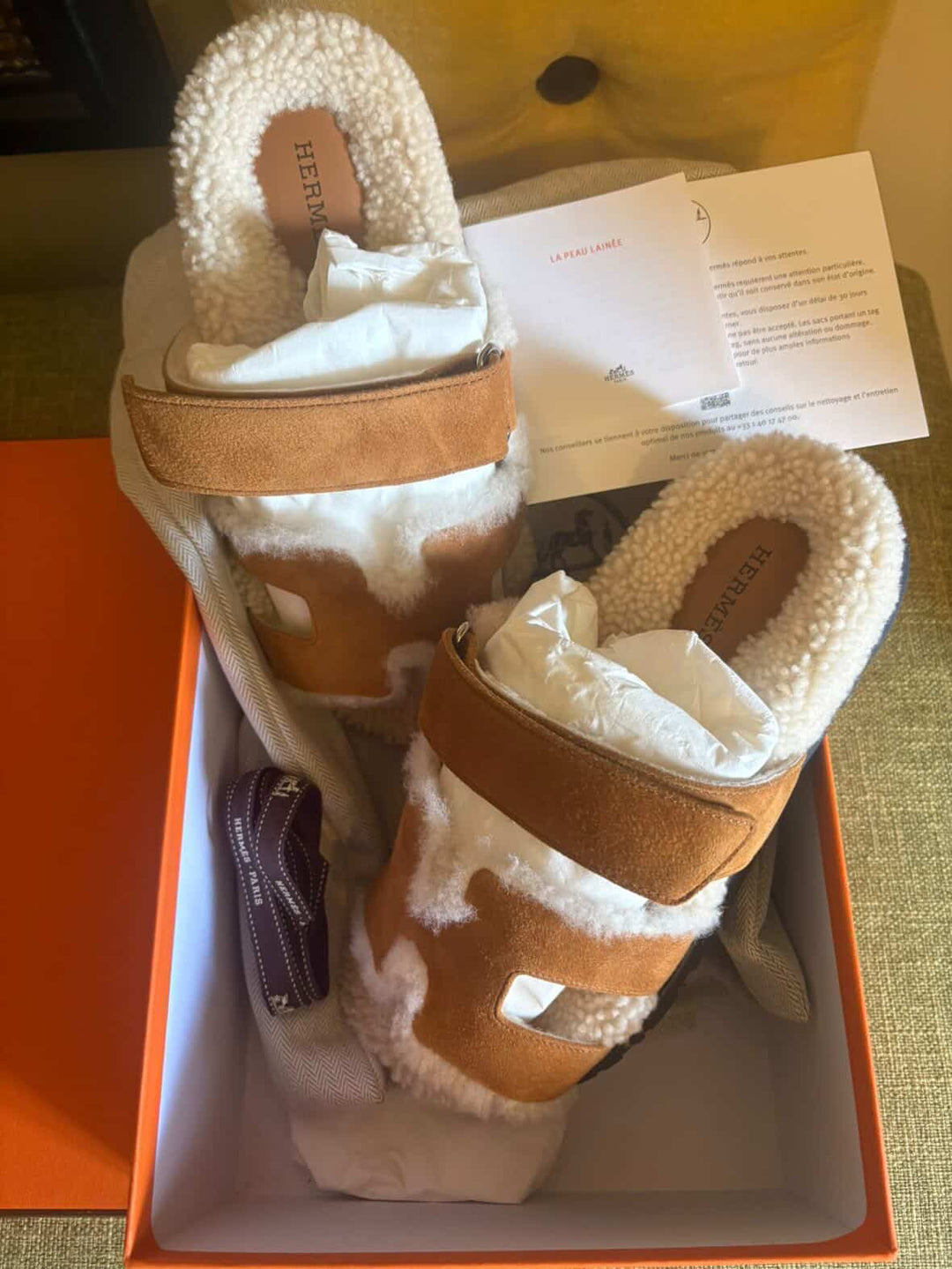 Hermès Chypre Sandals in Naturel/ Écru Suede goatskin plus shearling size EU37