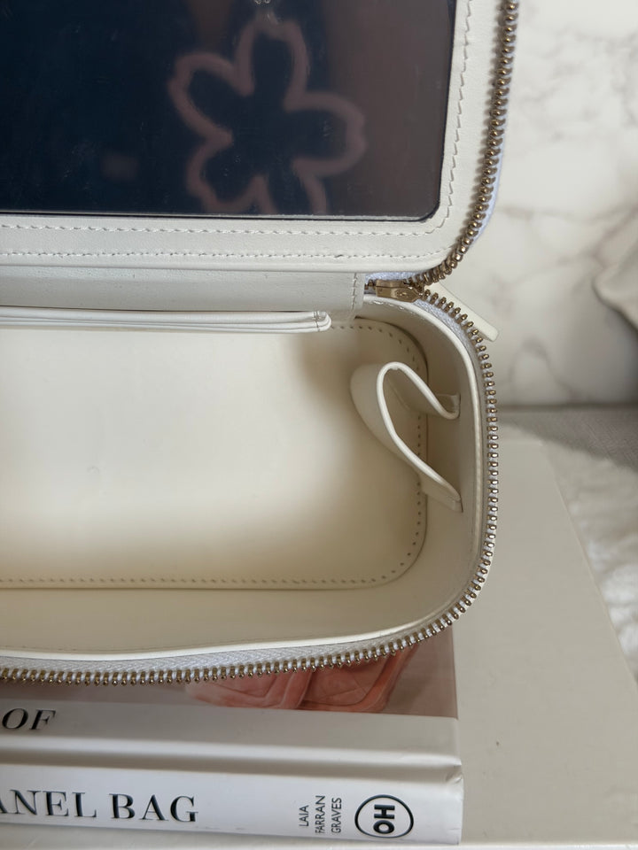 CHANEL 26C White Caviar LGHW Small Vanity with Top Handle 2026