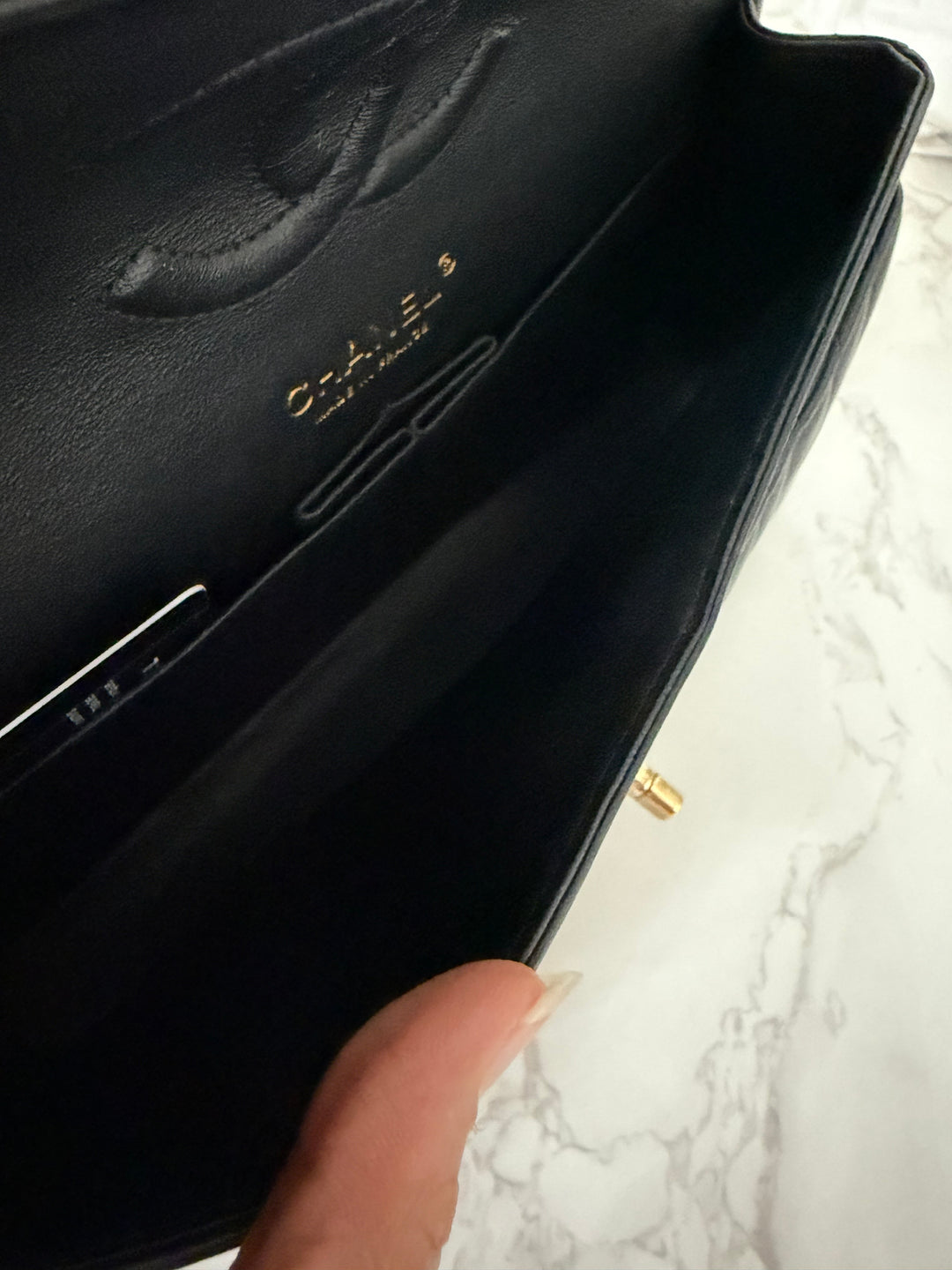 CHANEL series 29 2019 Black Lambskin Chevron LGHW Medium Timeless Classic Double Flap Bag