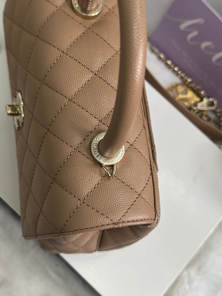 Chanel 22K Pre Fall/Winter 2022 Dark Beige Caviar LGHW Coco Handle Size Small with detachable strap