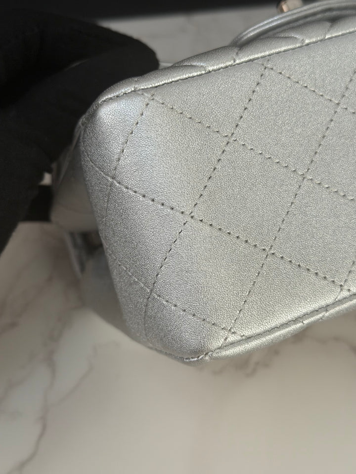 Chanel Series 31 21P Collection Iridescent Silver lambskin SHW Square Mini Flap Bag 2021