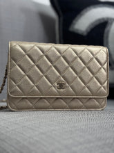 Load image into Gallery viewer, Chanel 21P 2021 Pre Spring/Summer Collection series 31 Iridescent Gold Lambskin Champagne GHW Classic Wallet on Chain (WOC)
