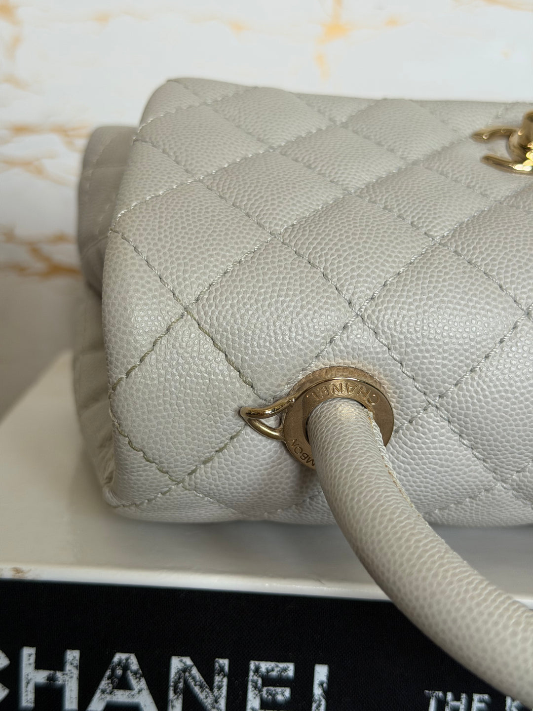 CHANEL series 27 Light Grey Caviar LGHW Coco Handle Size Small with Detachable Shoulder strap 2018