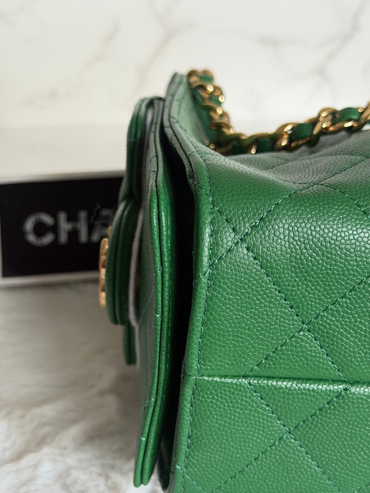CHANEL Métiers d’art 2026 26A Green Caviar Shiny GHW MINI 25 Hobo Bag