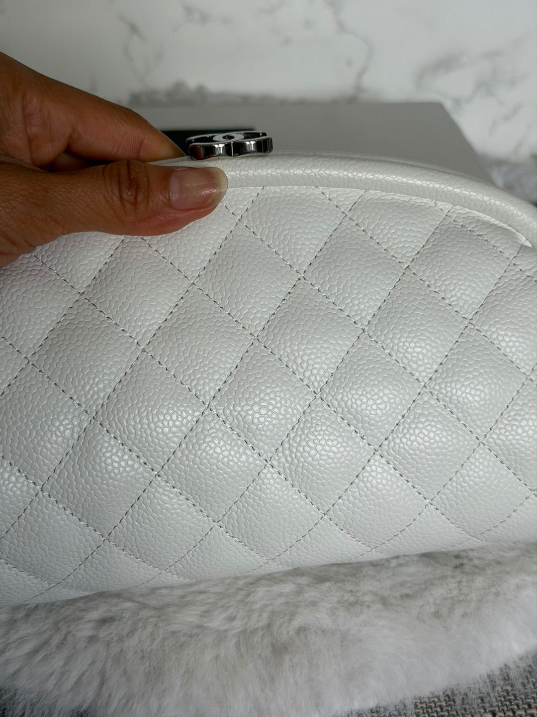 CHANEL series 12 White Caviar SHW Classic Clutch