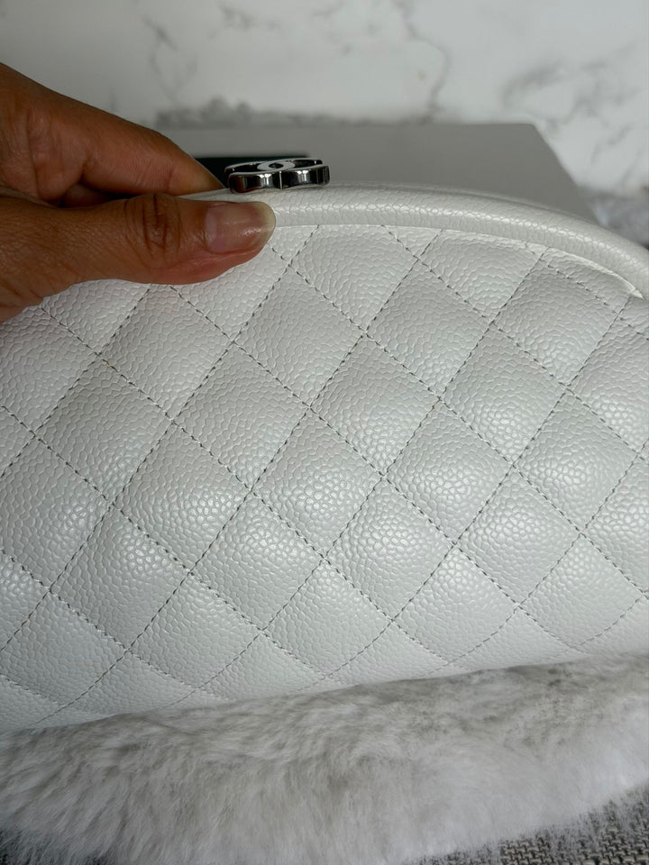 CHANEL series 12 White Caviar SHW Classic Clutch