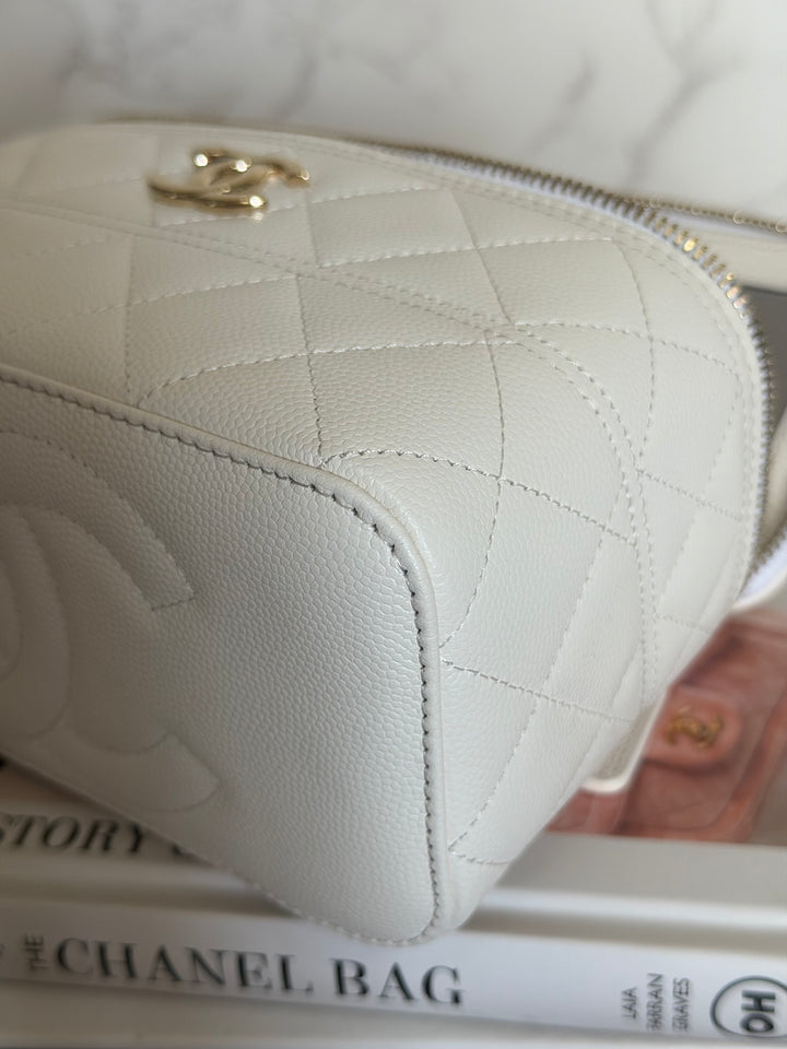 CHANEL 26C White Caviar LGHW Small Vanity with Top Handle 2026