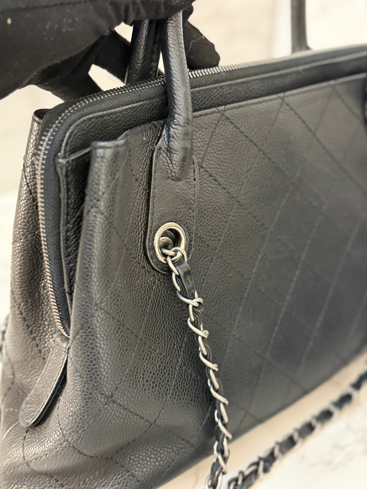 CHANEL series 23 Black Caviar Ruthenium HW Tote Bag with Shoulder Chain strap