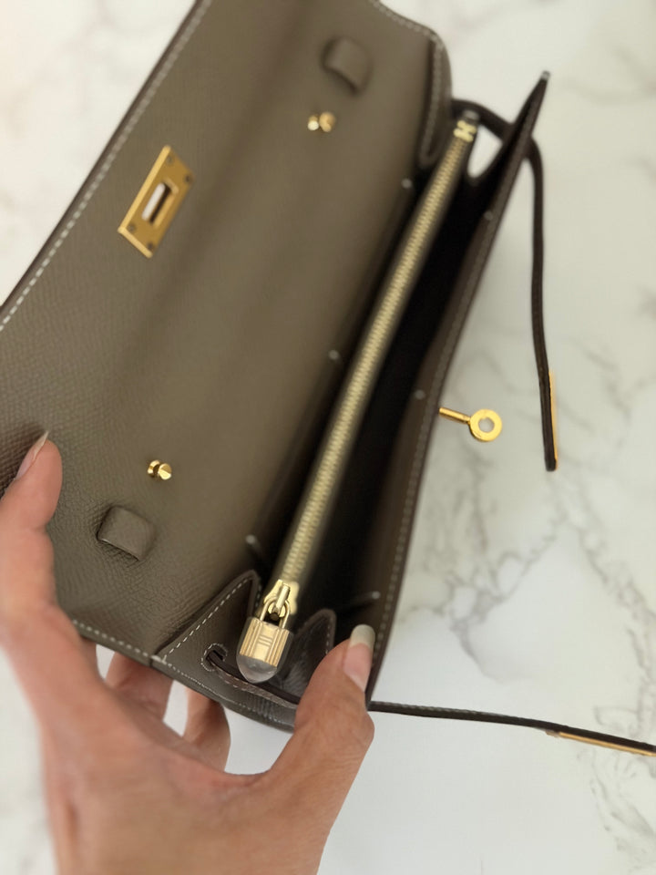 HERMES Kelly To Go Etoupe Epsom Leather GHW stamp B 2023